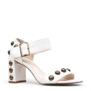 Cecelia NEW Gail Stud Sandals Alabaster Size 8.5